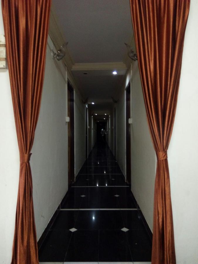 Hotel Sai Samrat Inn Panvel Exterior photo
