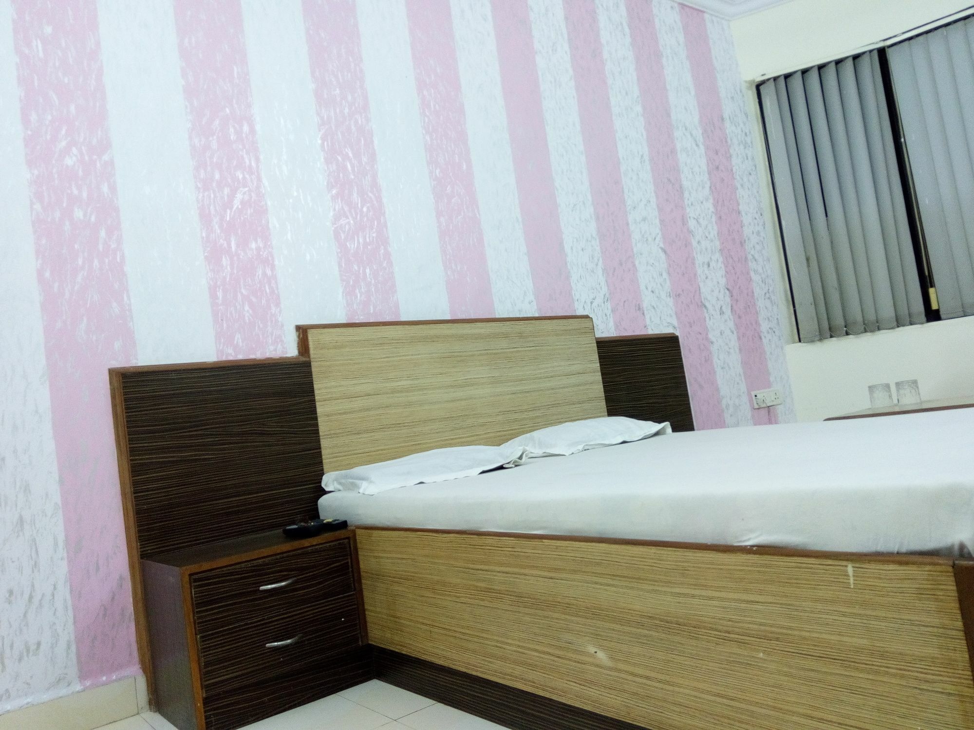 Hotel Sai Samrat Inn Panvel Exterior photo